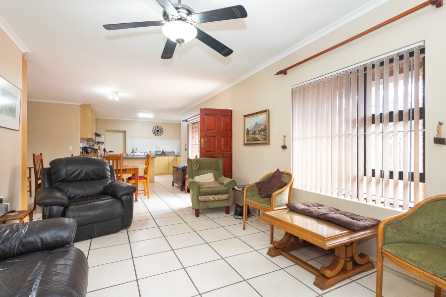 3 Bedroom Property for Sale in Uitzicht Western Cape